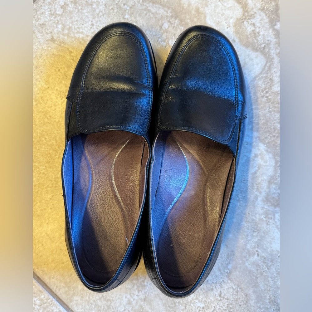 Dansko Black Leather shoe, EUC, SZ 37.